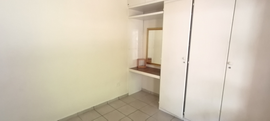 To Let 1 Bedroom Property for Rent in Weltevreden Park Gauteng