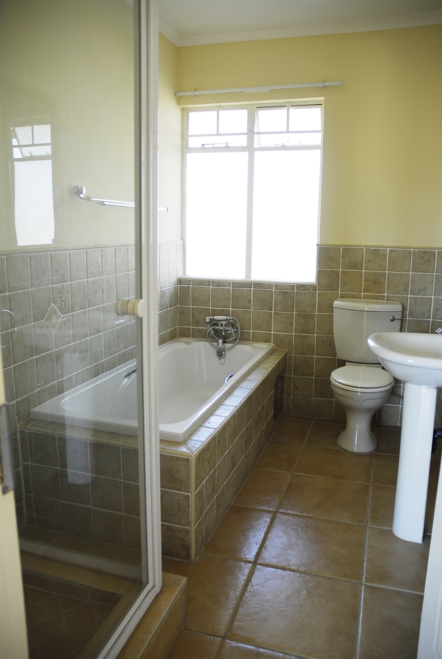 To Let 2 Bedroom Property for Rent in Castleview Gauteng