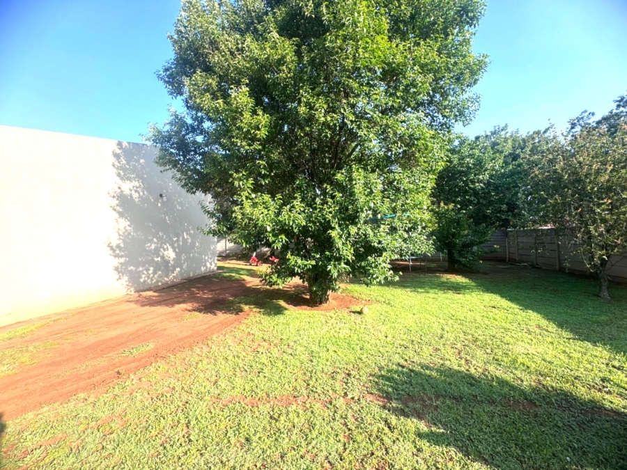 3 Bedroom Property for Sale in Dawn Park Gauteng