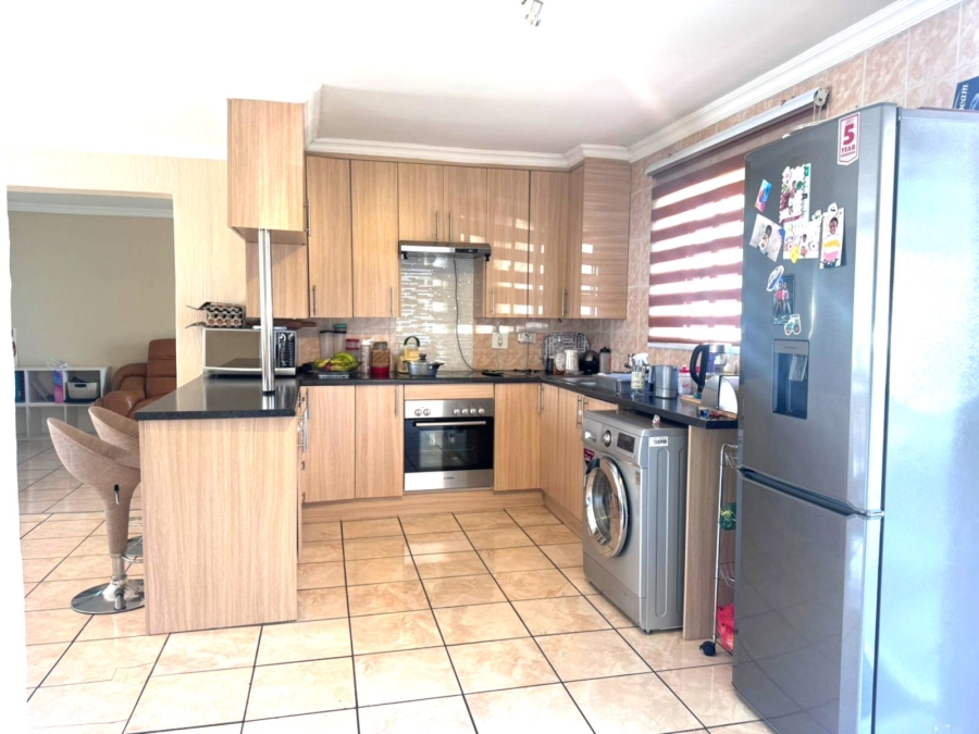 3 Bedroom Property for Sale in Dawn Park Gauteng