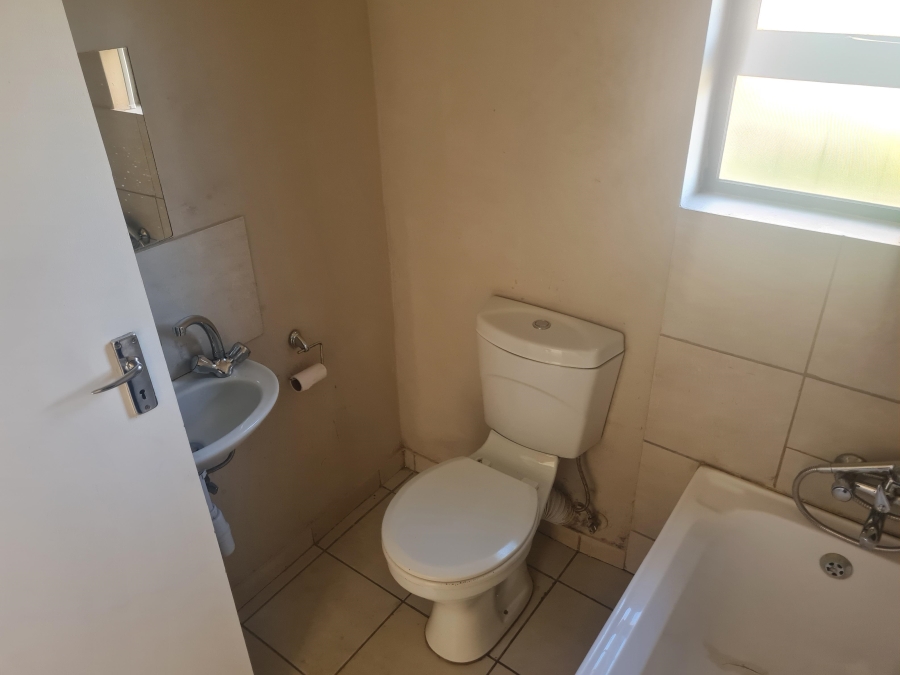 To Let 2 Bedroom Property for Rent in Dunnottar Gauteng