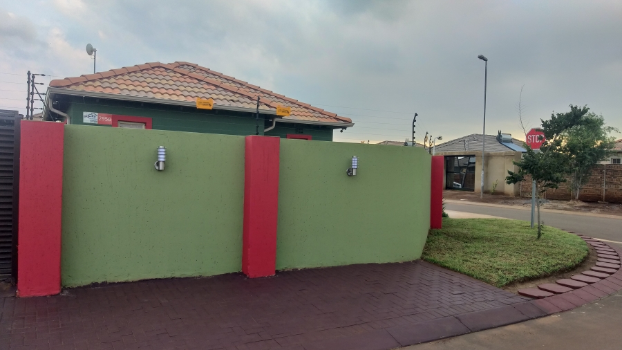 To Let 3 Bedroom Property for Rent in Sky City Gauteng