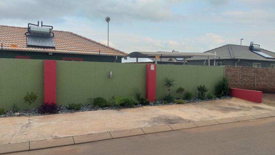 To Let 3 Bedroom Property for Rent in Sky City Gauteng