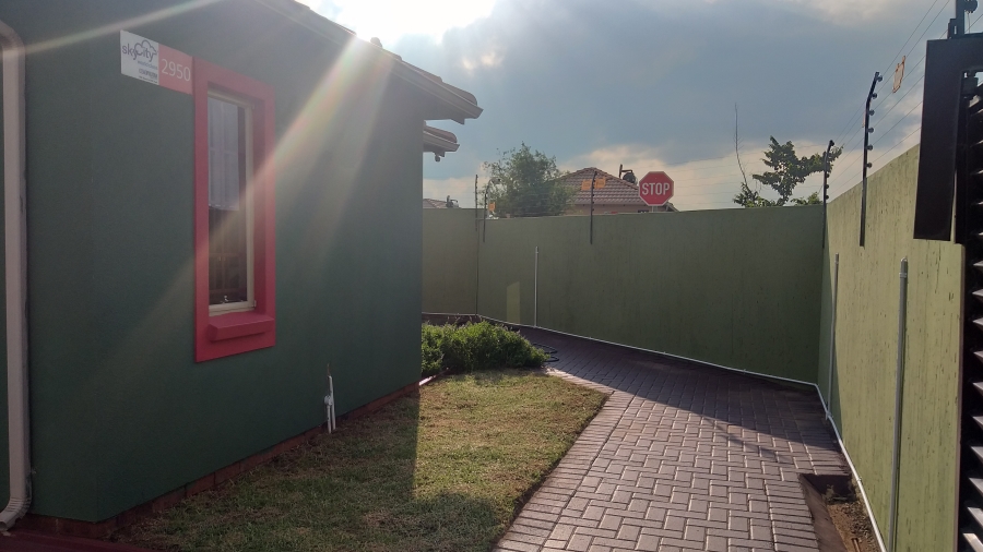 To Let 3 Bedroom Property for Rent in Sky City Gauteng