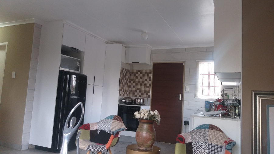 To Let 3 Bedroom Property for Rent in Sky City Gauteng