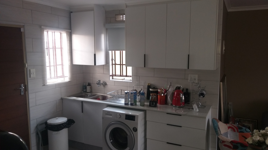 To Let 3 Bedroom Property for Rent in Sky City Gauteng