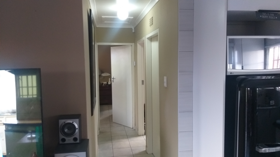 To Let 3 Bedroom Property for Rent in Sky City Gauteng