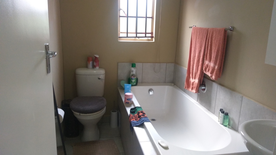 To Let 3 Bedroom Property for Rent in Sky City Gauteng