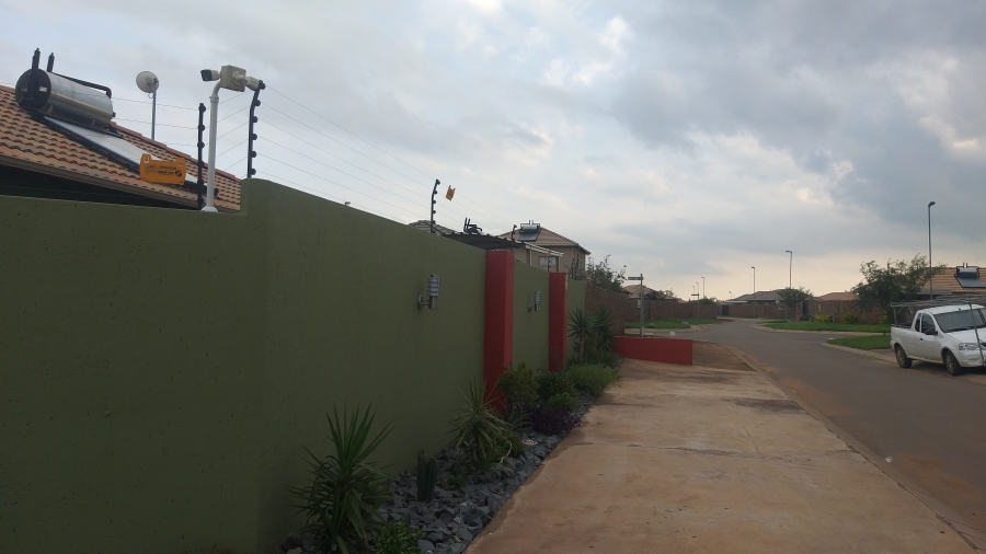 To Let 3 Bedroom Property for Rent in Sky City Gauteng