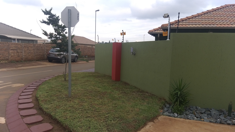 To Let 3 Bedroom Property for Rent in Sky City Gauteng