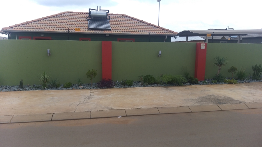 To Let 3 Bedroom Property for Rent in Sky City Gauteng