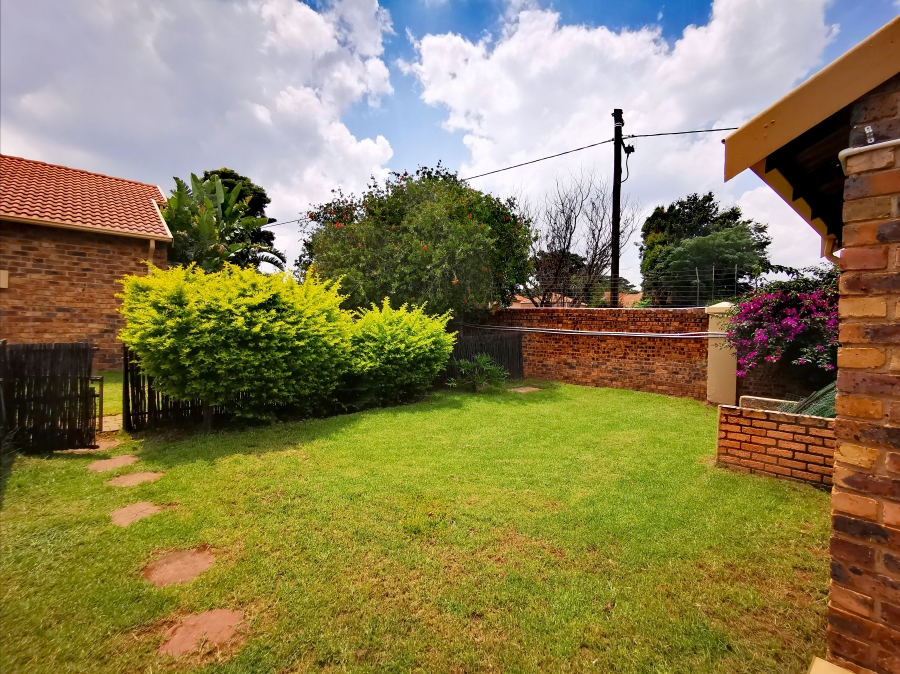 2 Bedroom Property for Sale in Allens Nek Gauteng