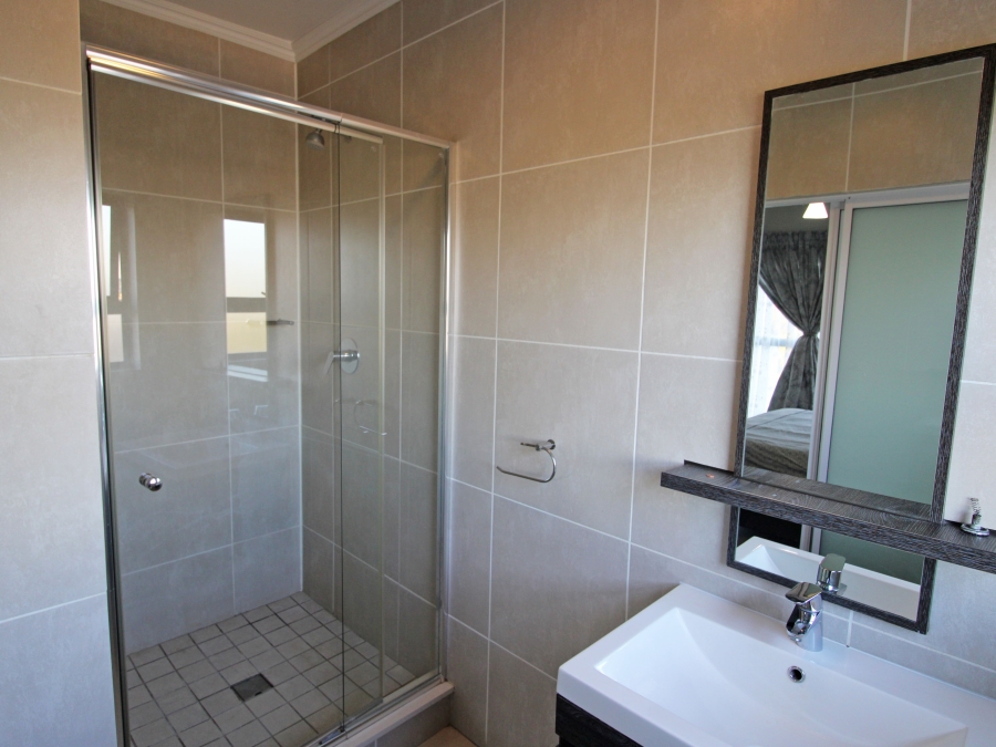 1 Bedroom Property for Sale in Bryanston Gauteng