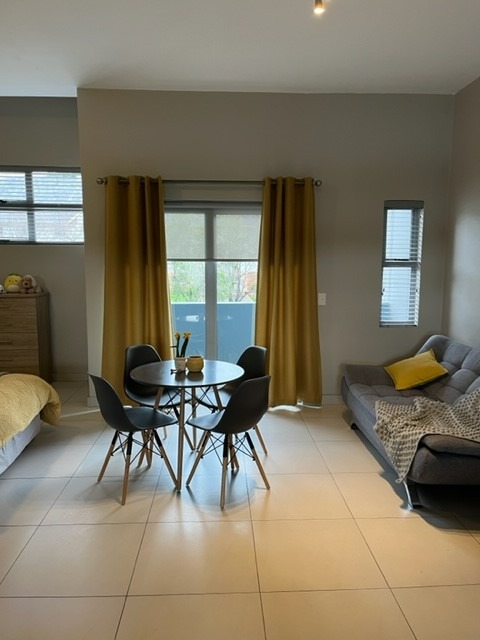 1 Bedroom Property for Sale in Bryanston Gauteng