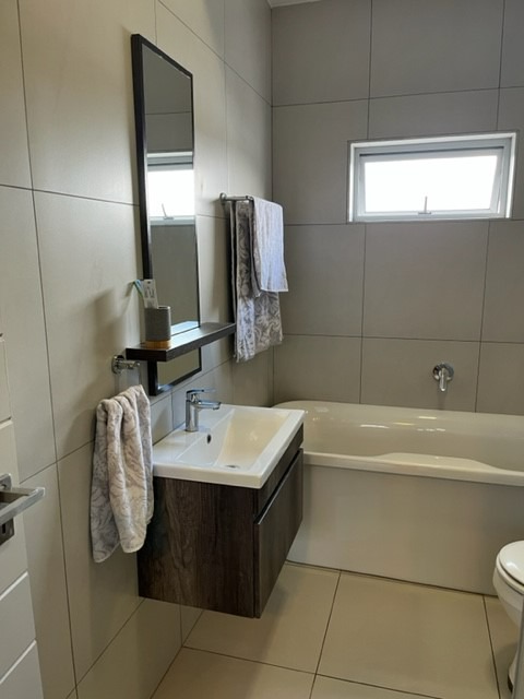 1 Bedroom Property for Sale in Bryanston Gauteng