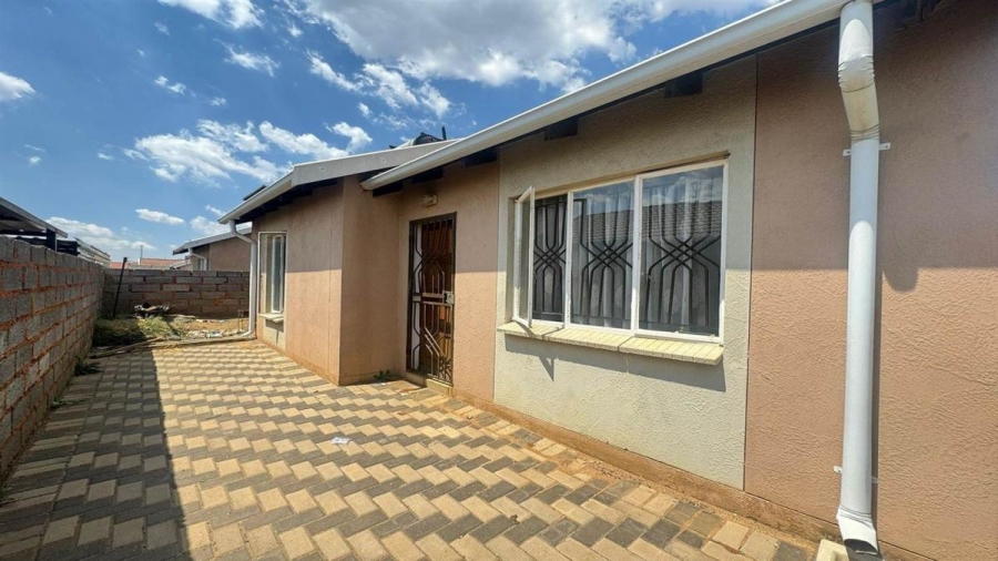 2 Bedroom Property for Sale in Windmill Park Gauteng