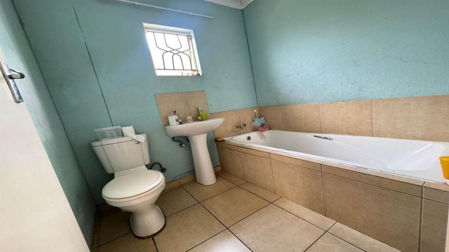 2 Bedroom Property for Sale in Windmill Park Gauteng