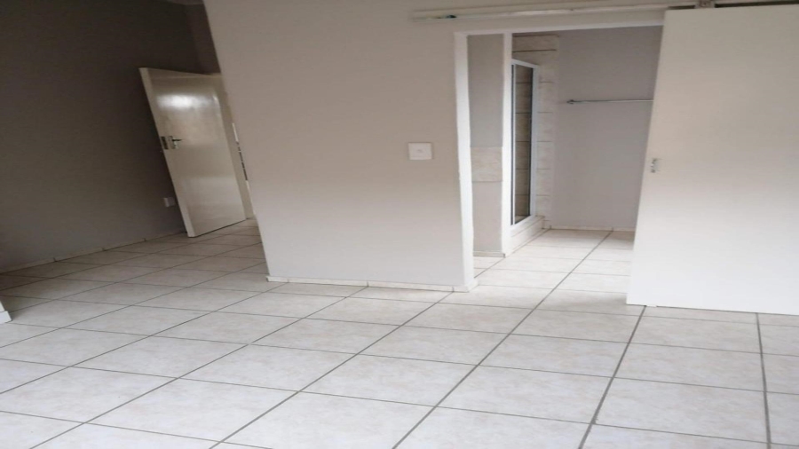 2 Bedroom Property for Sale in Crystal Park Gauteng