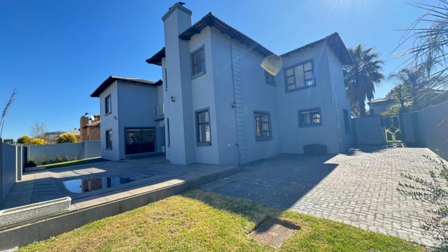 6 Bedroom Property for Sale in Helderwyk Gauteng