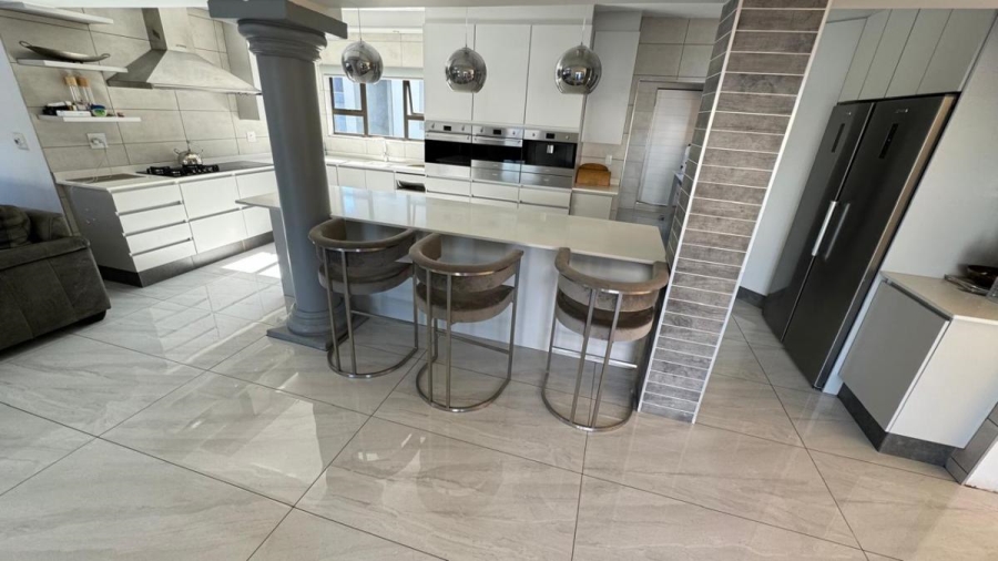 6 Bedroom Property for Sale in Helderwyk Gauteng