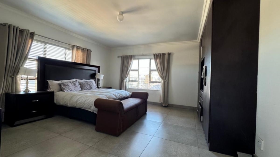 6 Bedroom Property for Sale in Helderwyk Gauteng