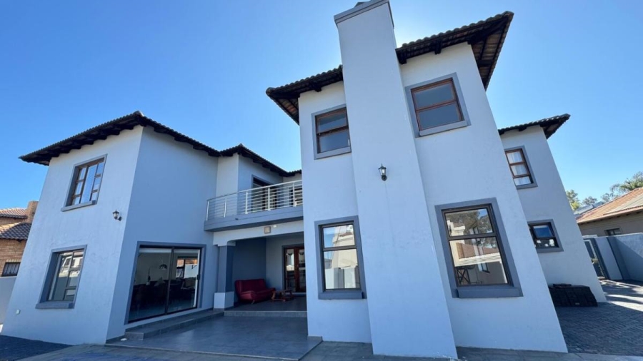 6 Bedroom Property for Sale in Helderwyk Gauteng