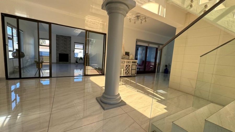 6 Bedroom Property for Sale in Helderwyk Gauteng