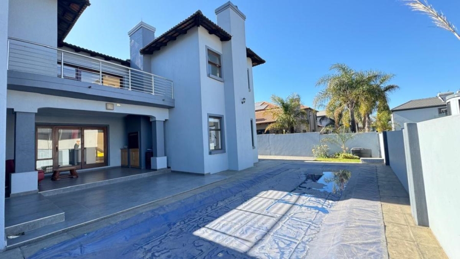 6 Bedroom Property for Sale in Helderwyk Gauteng