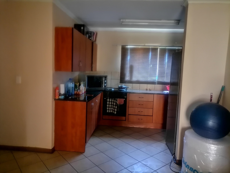 To Let 2 Bedroom Property for Rent in Halfway House Gauteng