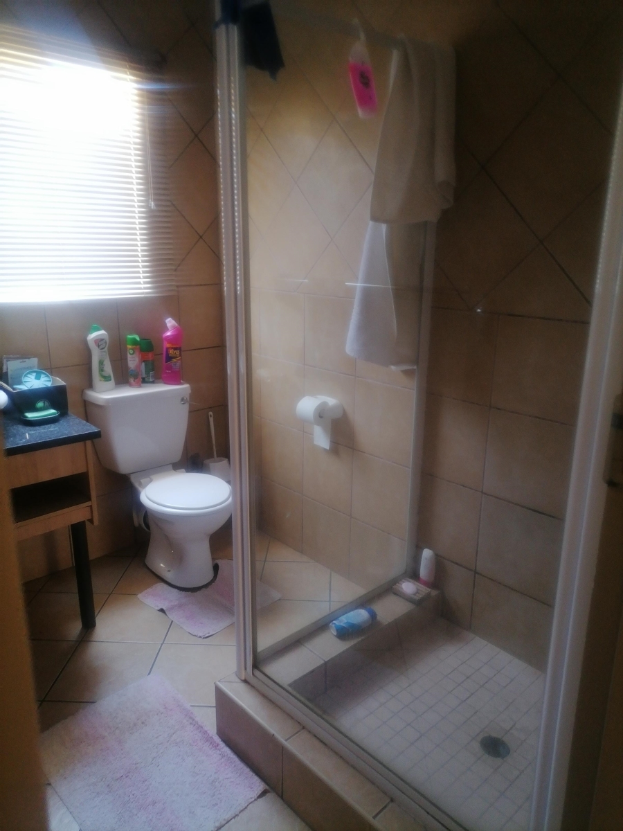 To Let 2 Bedroom Property for Rent in Halfway House Gauteng