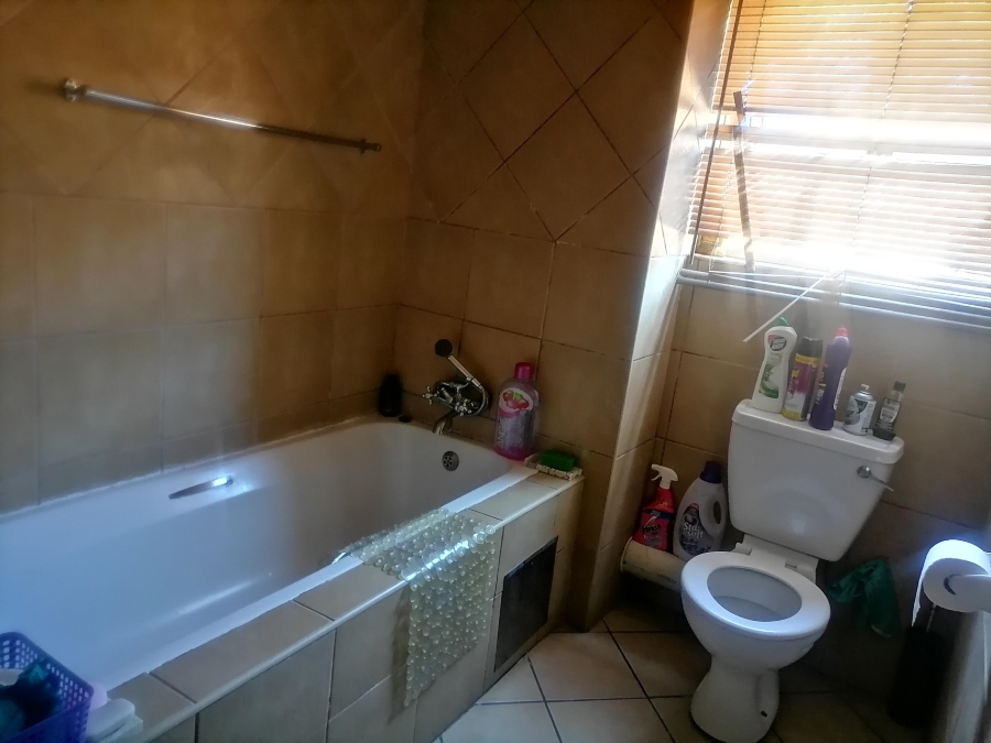 To Let 2 Bedroom Property for Rent in Halfway House Gauteng