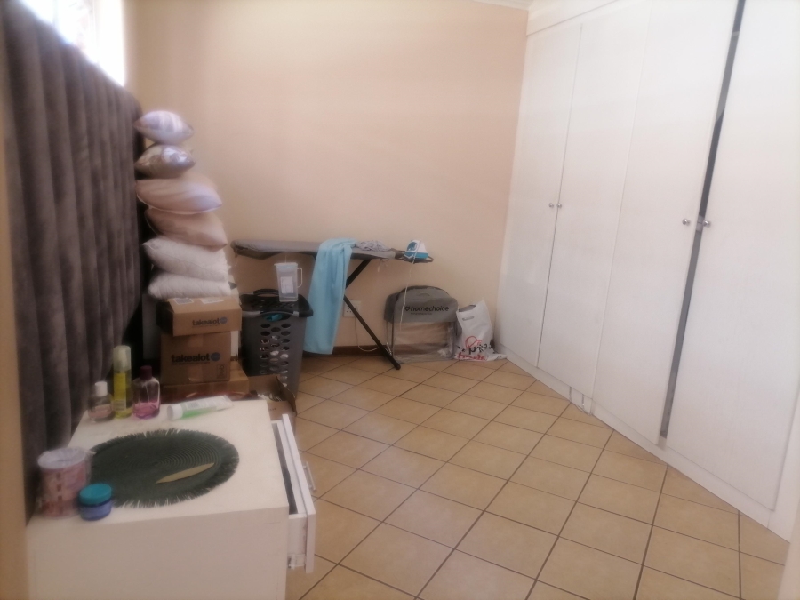 To Let 2 Bedroom Property for Rent in Halfway House Gauteng