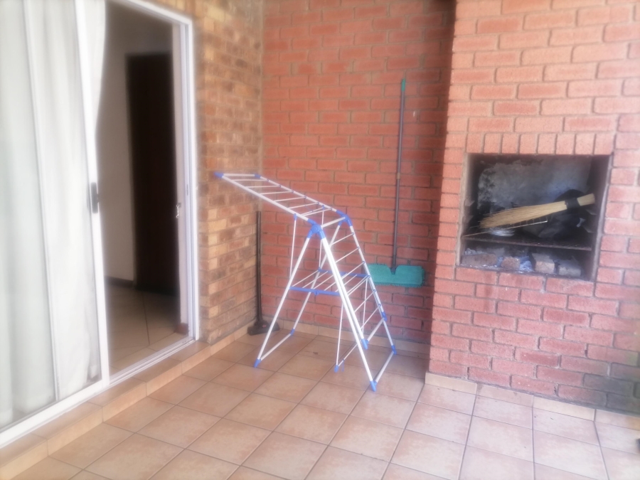 To Let 2 Bedroom Property for Rent in Halfway House Gauteng