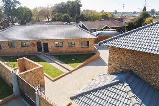 2 Bedroom Property for Sale in Brackendowns Gauteng