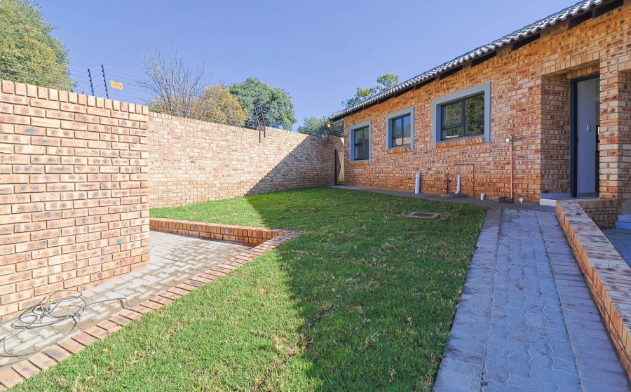 2 Bedroom Property for Sale in Brackendowns Gauteng