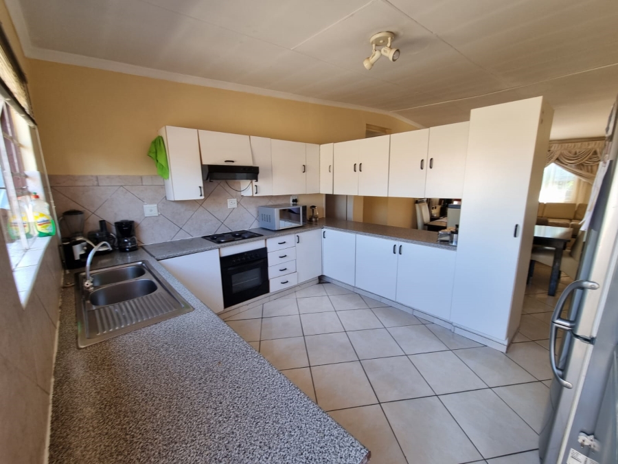 3 Bedroom Property for Sale in Liefde en Vrede Gauteng