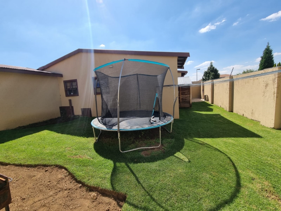 3 Bedroom Property for Sale in Liefde en Vrede Gauteng