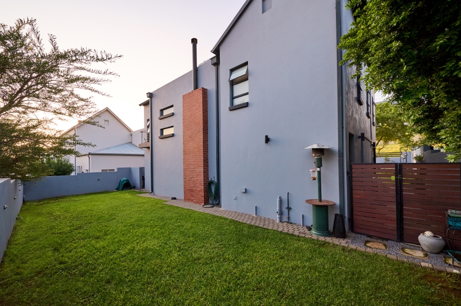 3 Bedroom Property for Sale in Waterfall Country Village Gauteng