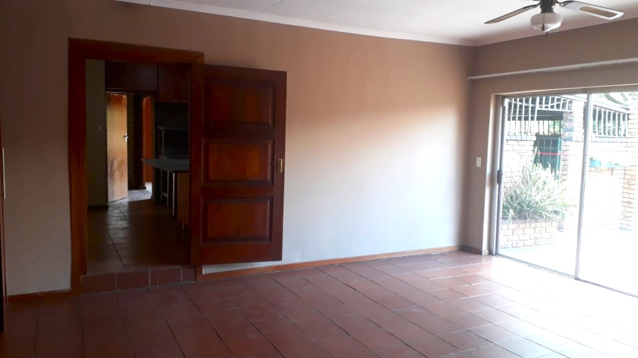 To Let 6 Bedroom Property for Rent in Rynfield Gauteng