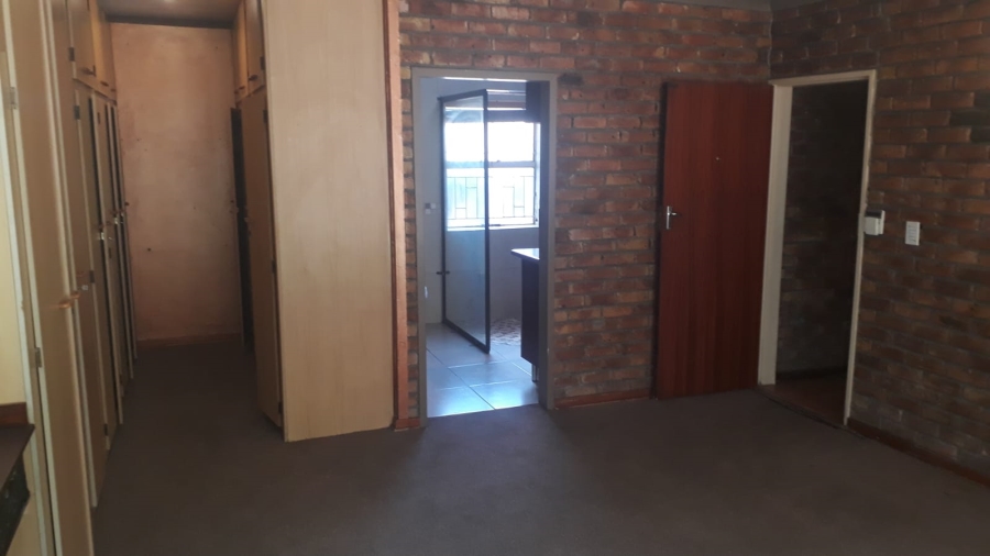 To Let 6 Bedroom Property for Rent in Rynfield Gauteng