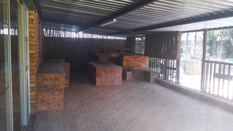 To Let 6 Bedroom Property for Rent in Rynfield Gauteng