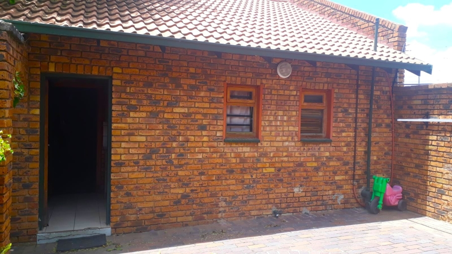 To Let 6 Bedroom Property for Rent in Rynfield Gauteng