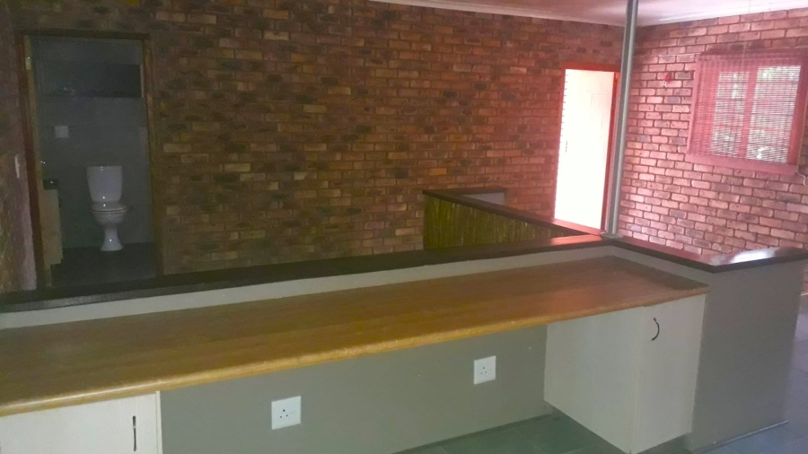 To Let 6 Bedroom Property for Rent in Rynfield Gauteng