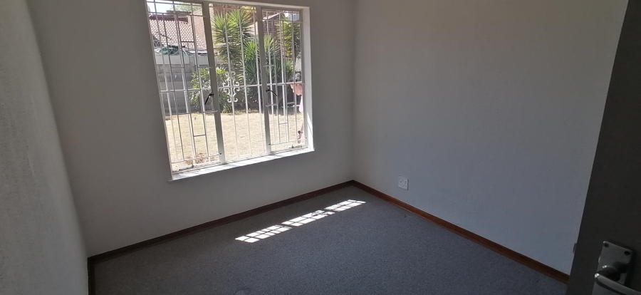 To Let 3 Bedroom Property for Rent in Bardene Gauteng