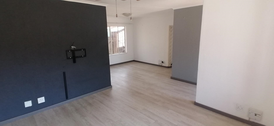 To Let 3 Bedroom Property for Rent in Bardene Gauteng