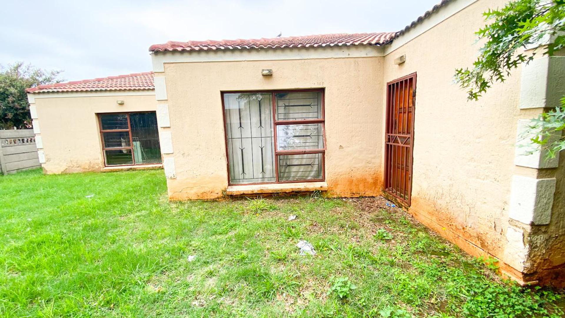 5 Bedroom Property for Sale in Leachville Ext 2 Gauteng