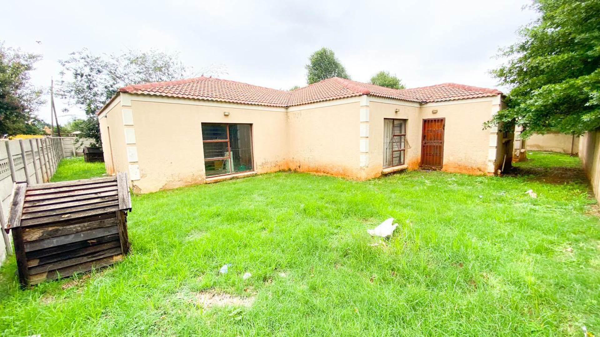 5 Bedroom Property for Sale in Leachville Ext 2 Gauteng