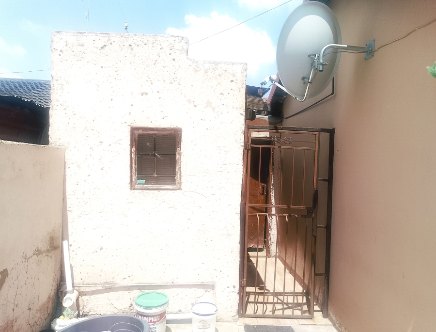 3 Bedroom Property for Sale in Likole Gauteng