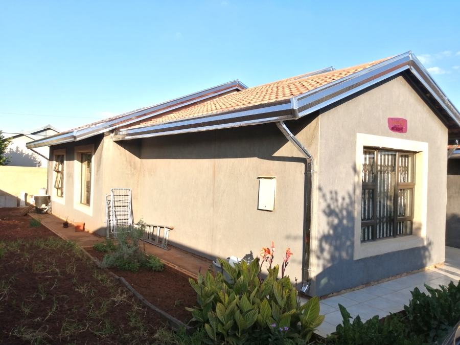 3 Bedroom Property for Sale in Likole Gauteng