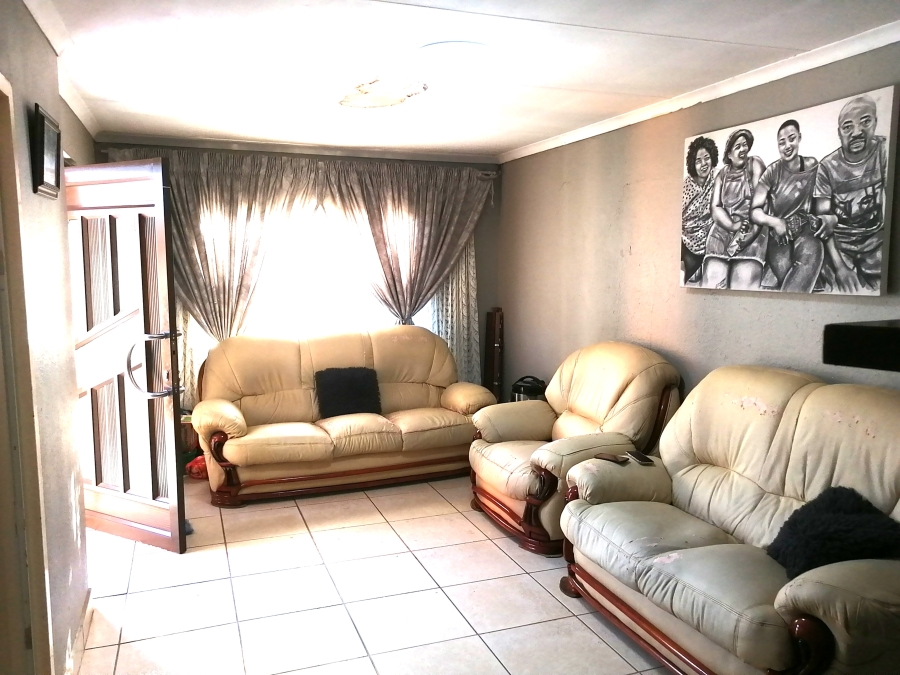 3 Bedroom Property for Sale in Likole Gauteng